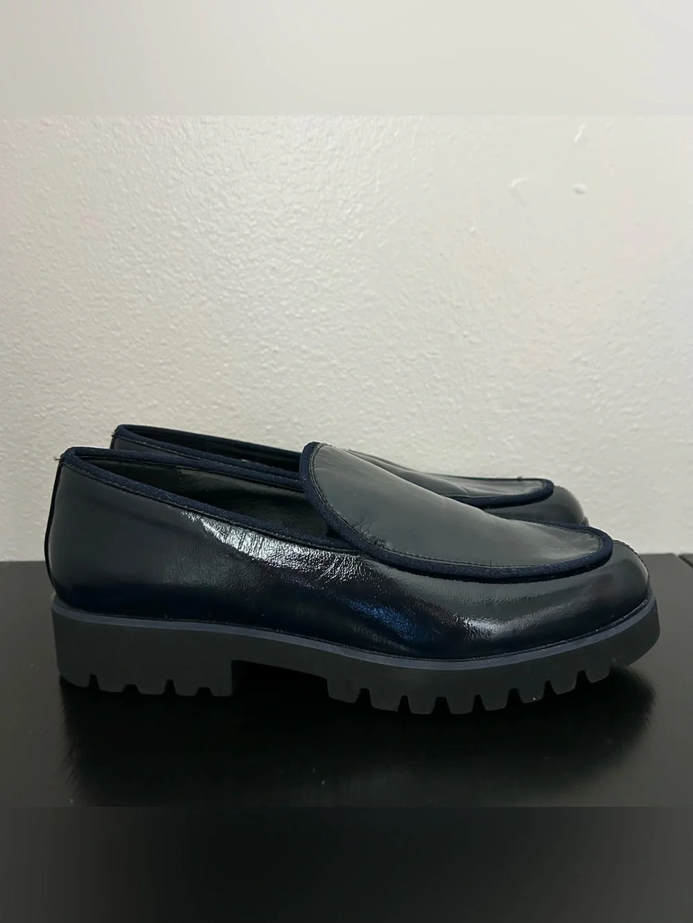 Donald Pliner Navy Crinkle Patent Leather Chunky Loafers Womens 8.5 Shoes